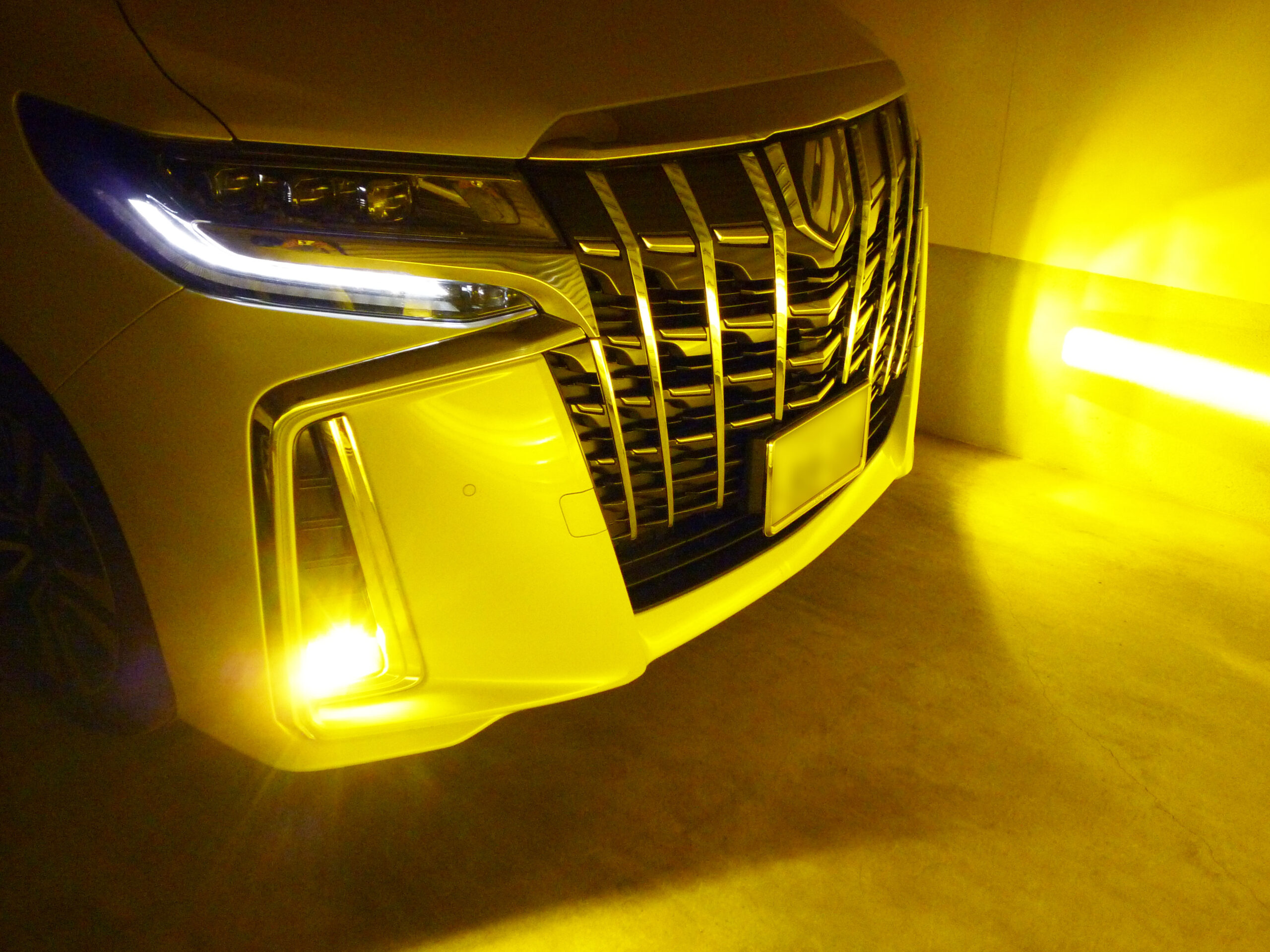 フォグランプがない車があるのはどうして？3つの理由を解説 - 車のLED 