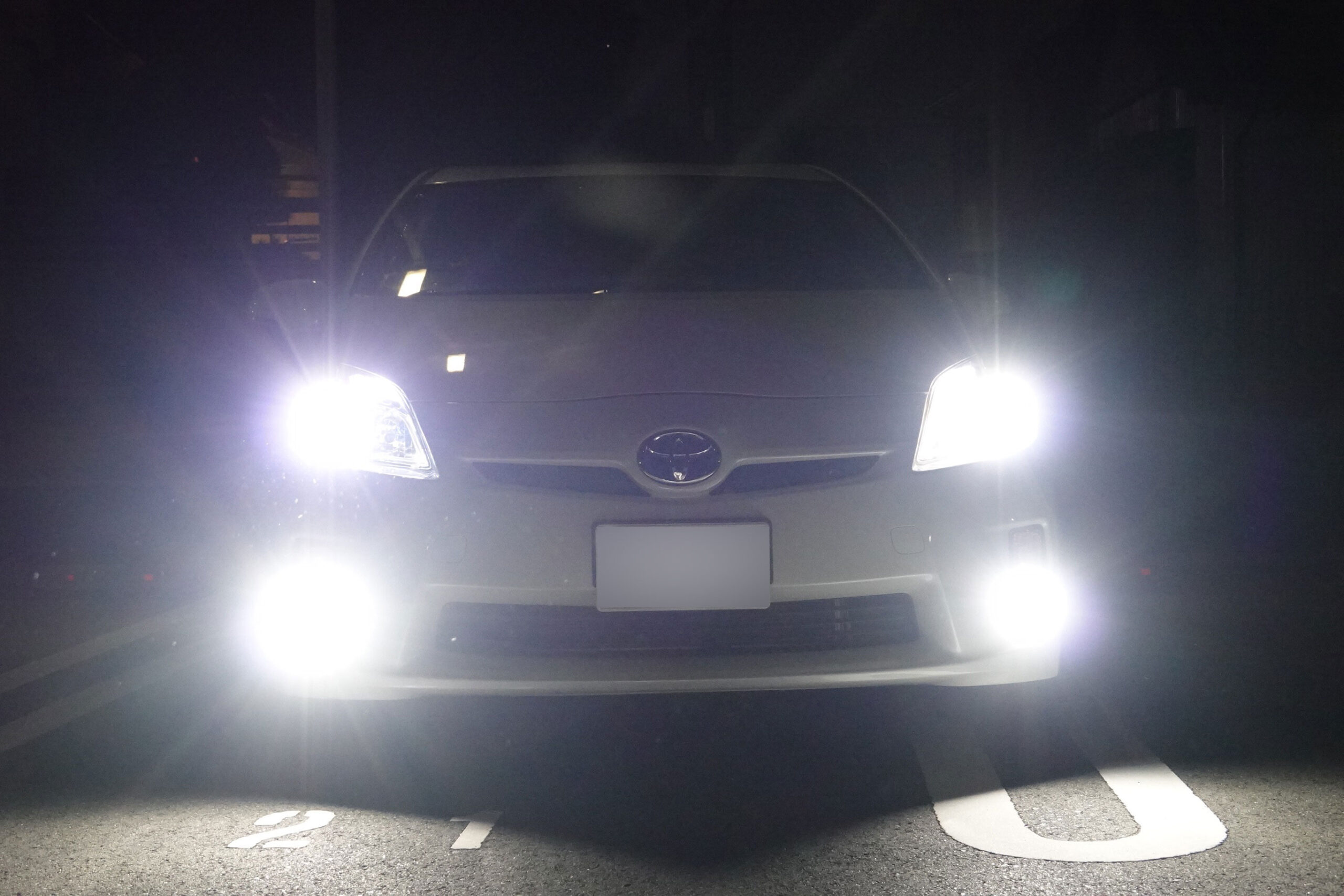 夜間時に車のライトを付ける方法と注意点を解説 | 車のLEDライトナビ 