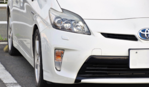 30系プリウスのヘッドライトの人気カスタムを紹介！ | 車のLEDライト 