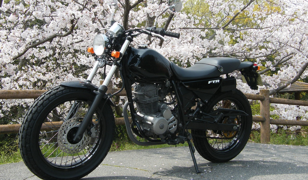 FTR223編】ヘッドライトをLED化したい！適合表・メリット・注意点 