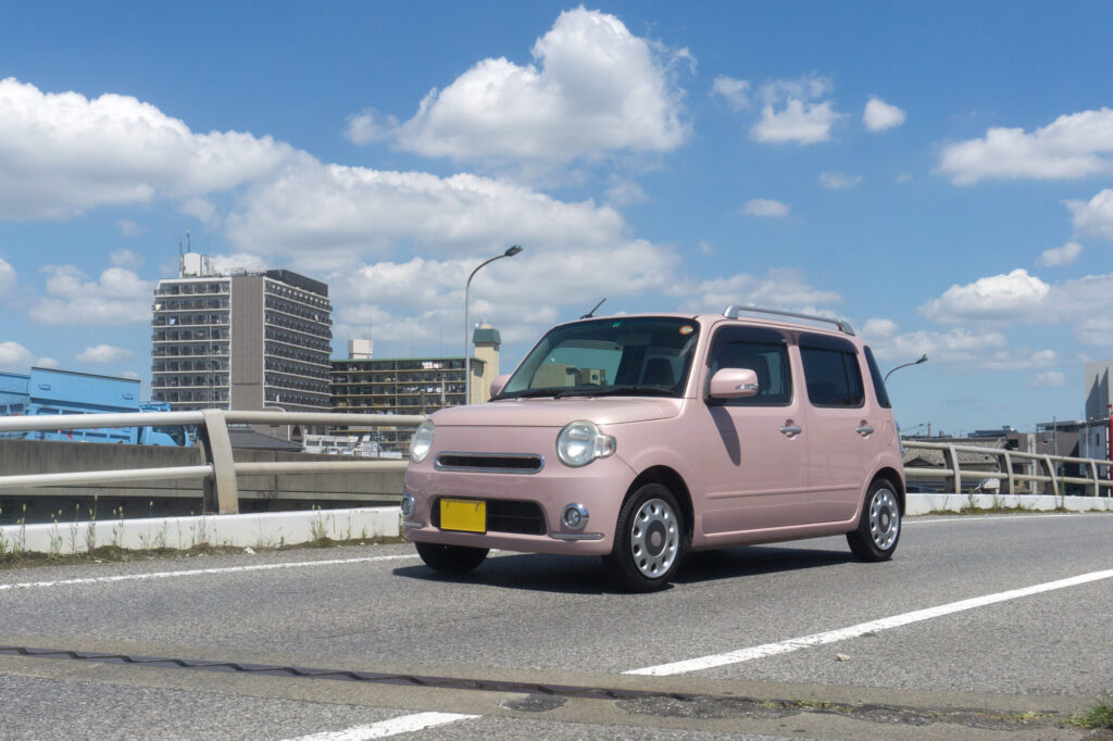 小型軽乗用車　ラパン　道路走行