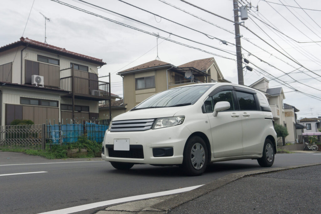 街を駆け抜けるフリード