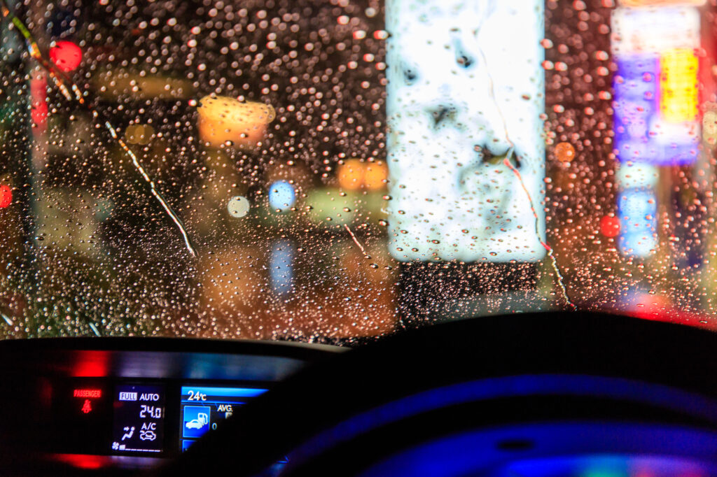 雨の日の運転の様子