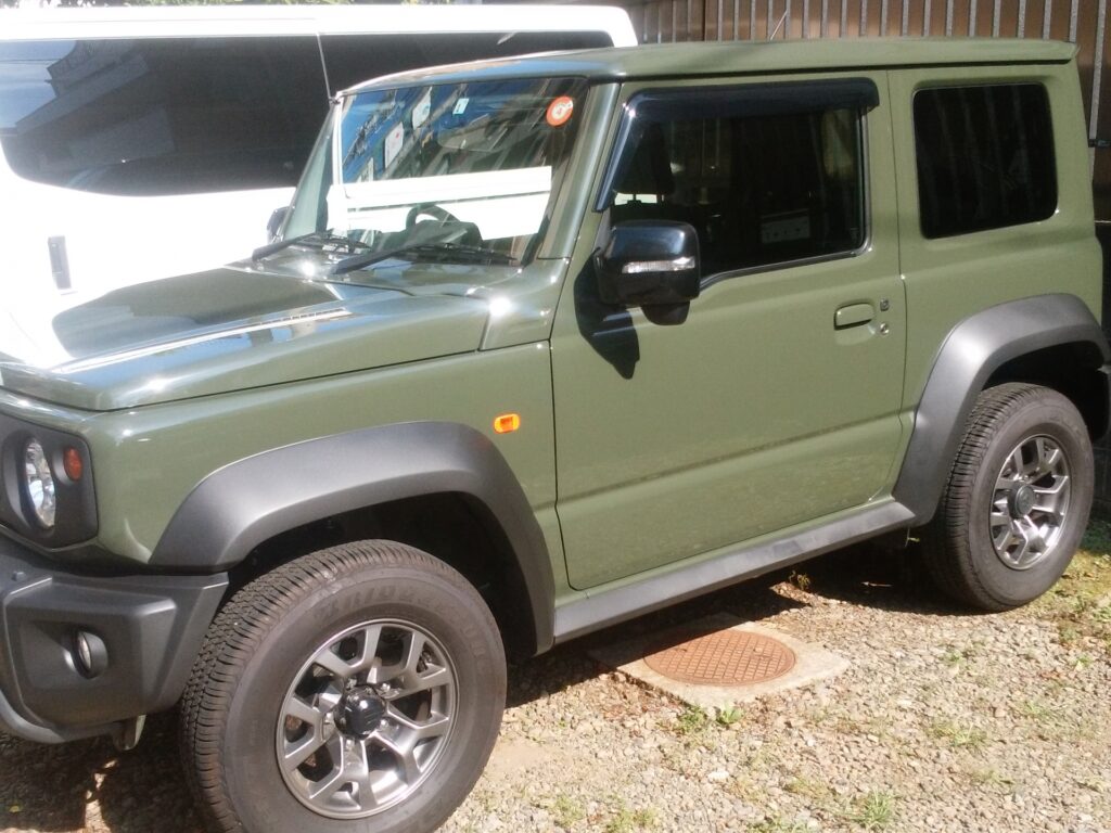 ジムニーシエラ_モスグリーン