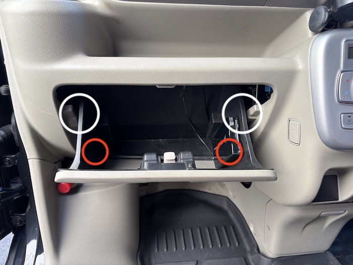 エブリイワゴンのグローブボックス