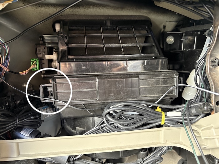 エアコンフィルターの収納場所