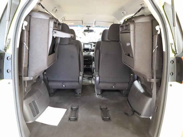 6人乗りフリードの車内