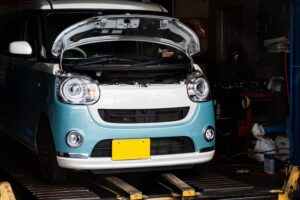 車検中の軽自動車