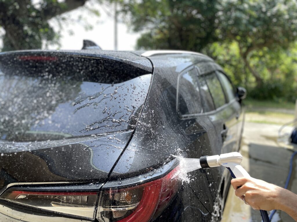 黒い車を定期的に洗車するメリット