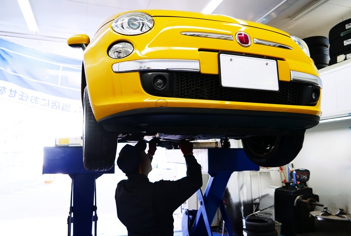 車のリフトアップ