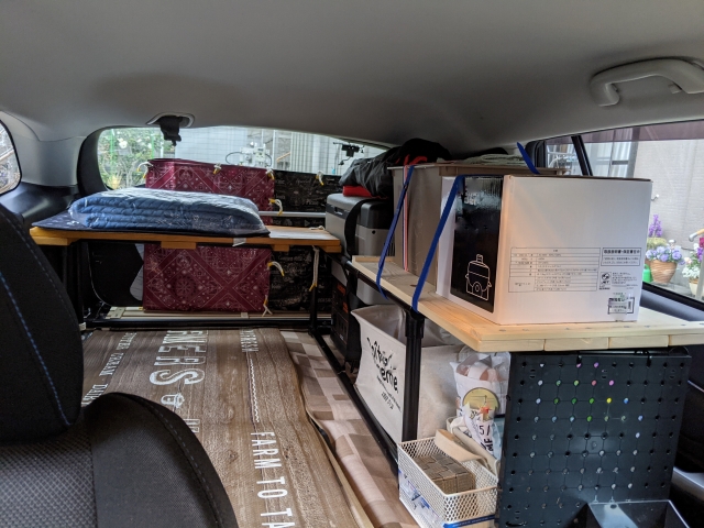 車中泊用にカスタムした車内（参考画像）