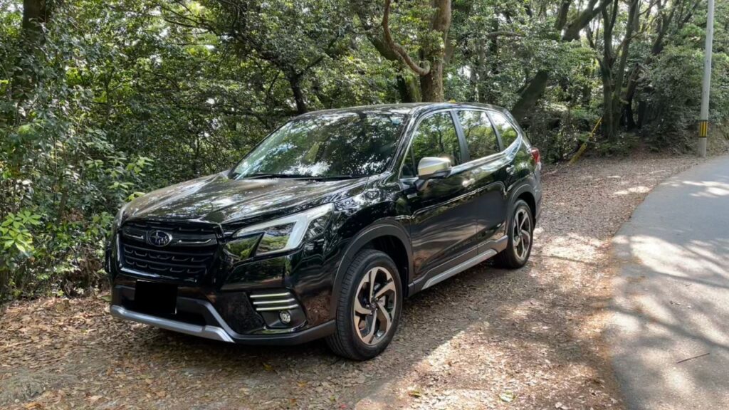 スバル・フォレスター_車体画像（黒）