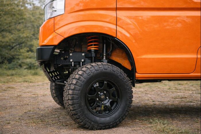 リフトアップのイメージ(車両はエブリィとは異なります)