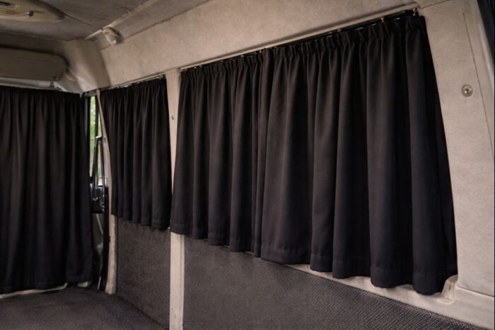 カーテンのイメージ(車両はエブリィとは異なります)