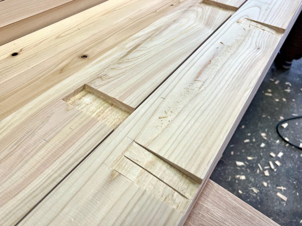 寸法に合わせて加工された木材