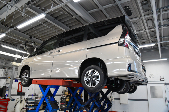 リフトに上がったセレナ