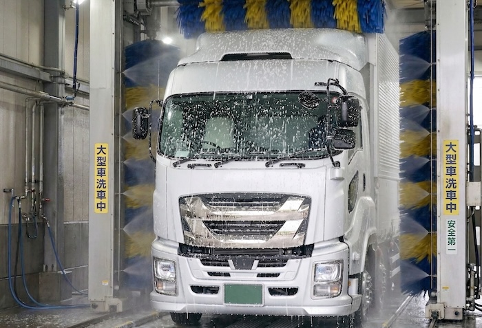 トラック専用洗車機