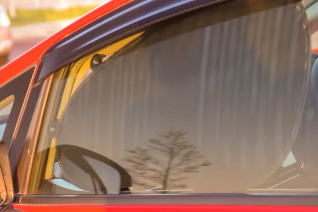 遮光カーテン・シェードの使用イメージ（写真はN-BOXと異なります）