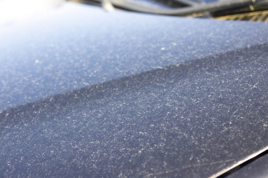 黄砂・花粉・砂で汚れた車体(黒)