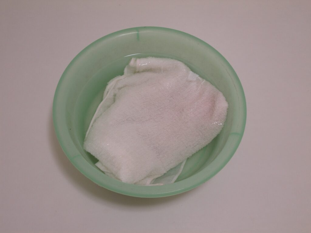 お湯に浸したタオル(イメージ)