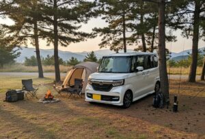 N-BOXで車中泊は可能！フルフラットのやり方や、マットなどのおすすめグッズを紹介_アイキャッチ