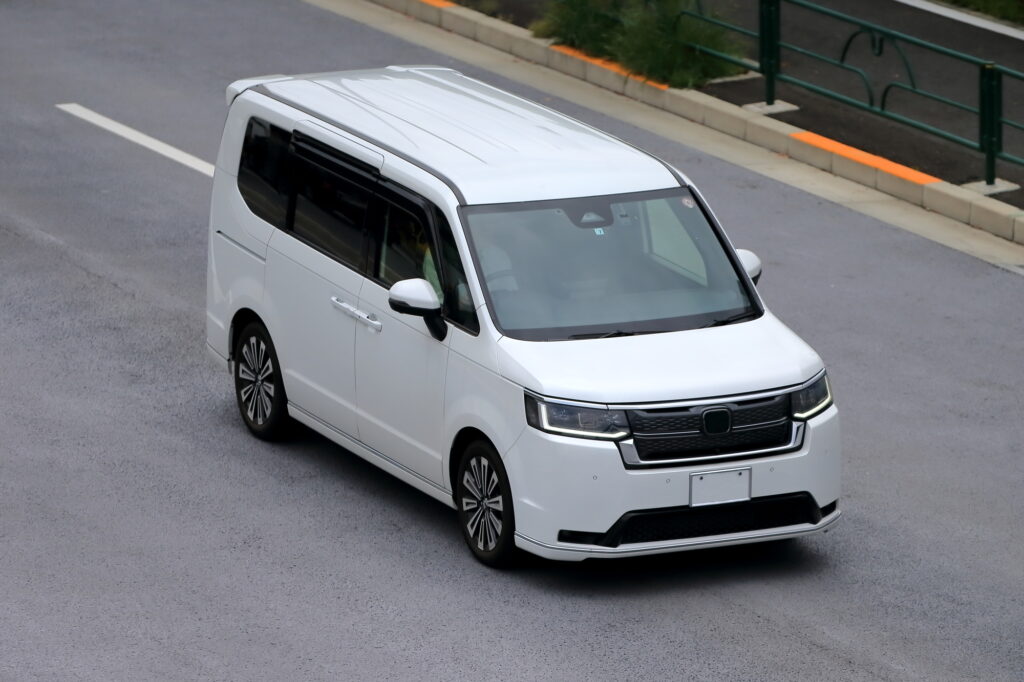 ステップワゴン（RP6/7/8）・白