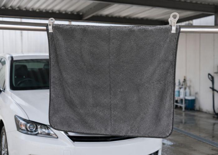 洗車タオルを陰干ししている写真