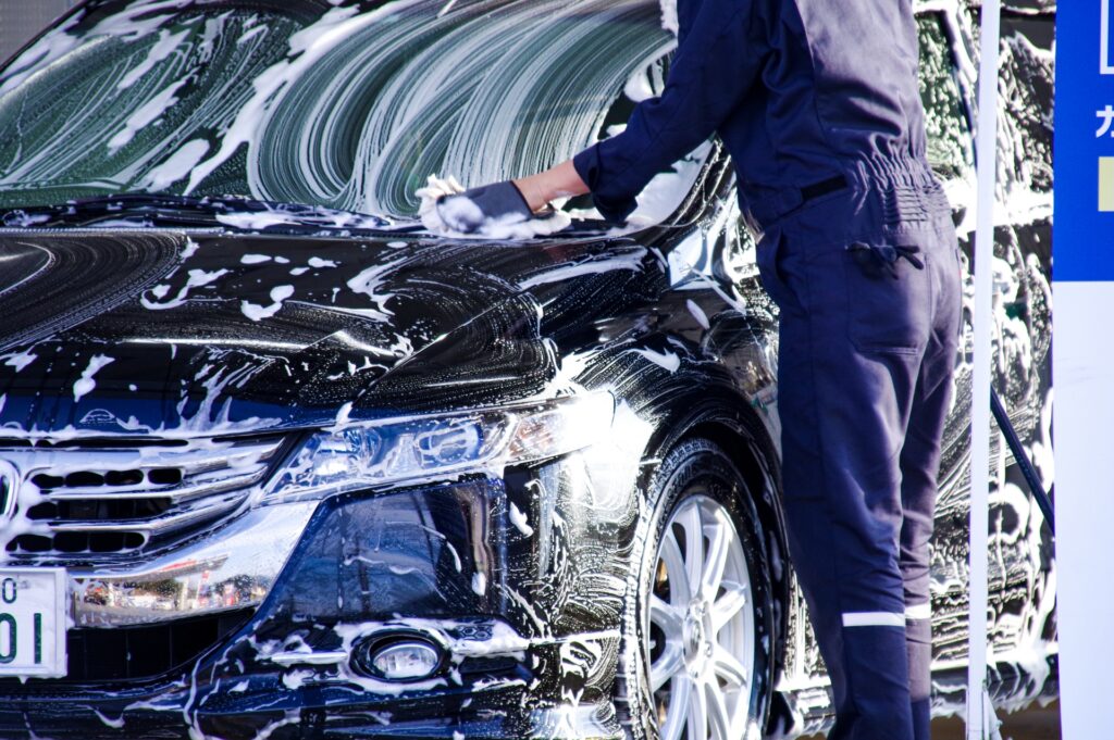 新車の洗車はいつから？タイミングの目安や傷つけないポイントを解説_アイキャッチ