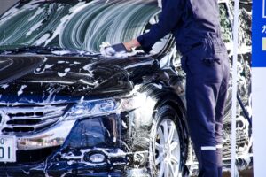 新車の洗車はいつから？タイミングの目安や傷つけないポイントを解説_アイキャッチ