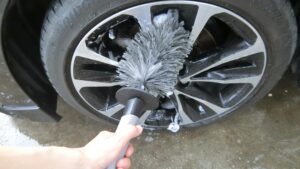ホイール洗車の手順！必要なアイテムや注意点も解説_アイキャッチ