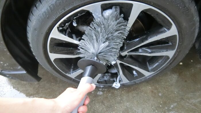 ホイール洗車の手順！必要なアイテムや注意点も解説_アイキャッチ