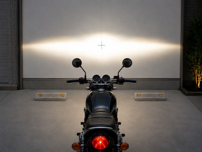 バイクのヘッドライト光軸調整を自分で行う方法