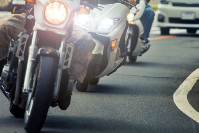 バイクのヘッドライトがつかない時の応急処置