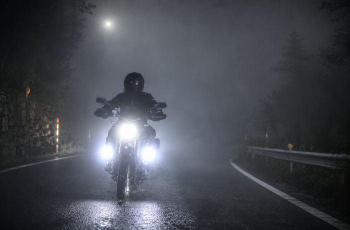 バイクに爆光フォグランプを取り付けるメリット