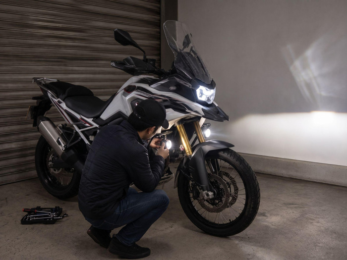 アドベンチャーバイクのフォグランプ取付