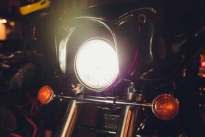 バイクのヘッドライト光軸調整