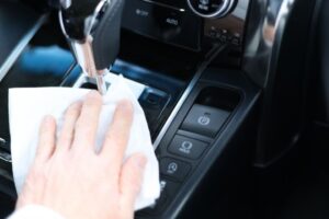 車のピアノブラックをキレイに！手入れのポイントやコーティングを紹介