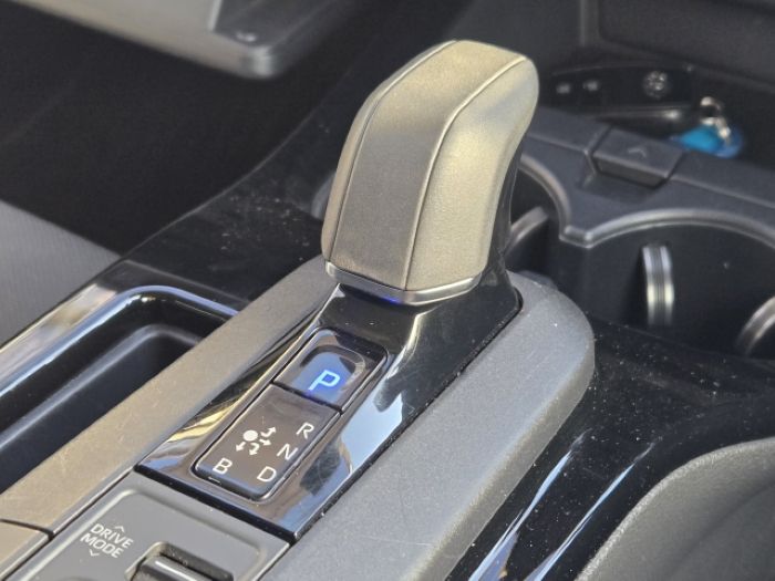 車のピアノブラックに手入れが必要な理由