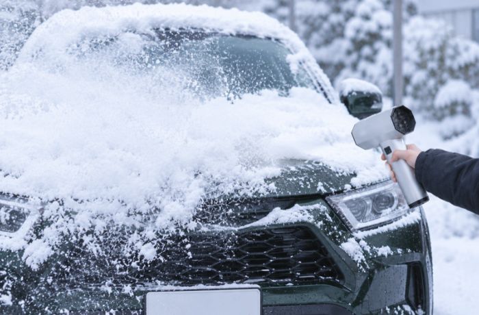 車の雪飛ばしにはブロワーが便利！おすすめ商品や注意点を解説